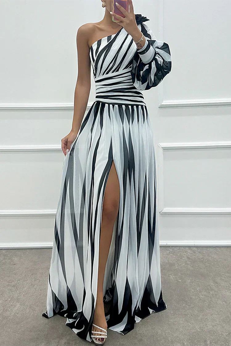 Bonnie™ | Chic Striped One-Shoulder Maxi Dress