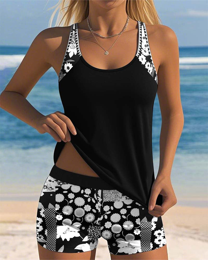 Melanie™ | Floral Two-Piece Swimsuit for a Comfortable Beach Look