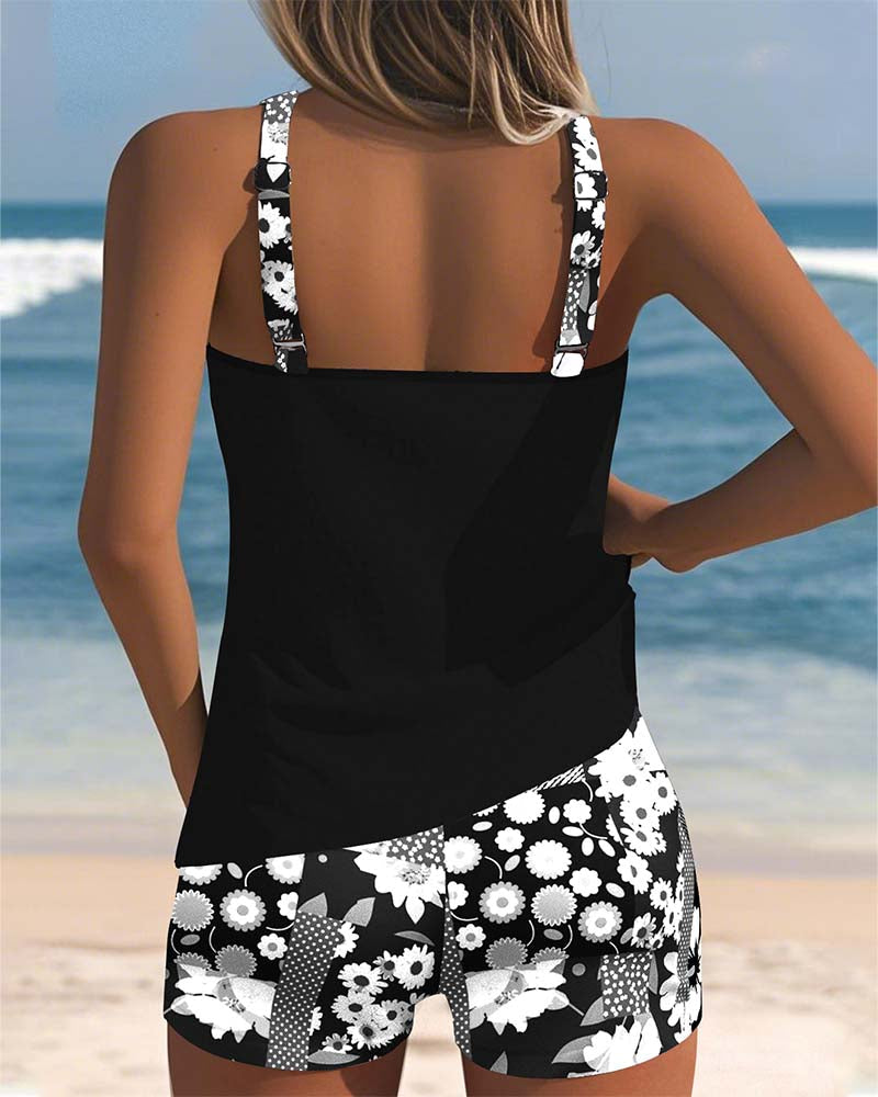 Melanie™ | Floral Two-Piece Swimsuit for a Comfortable Beach Look