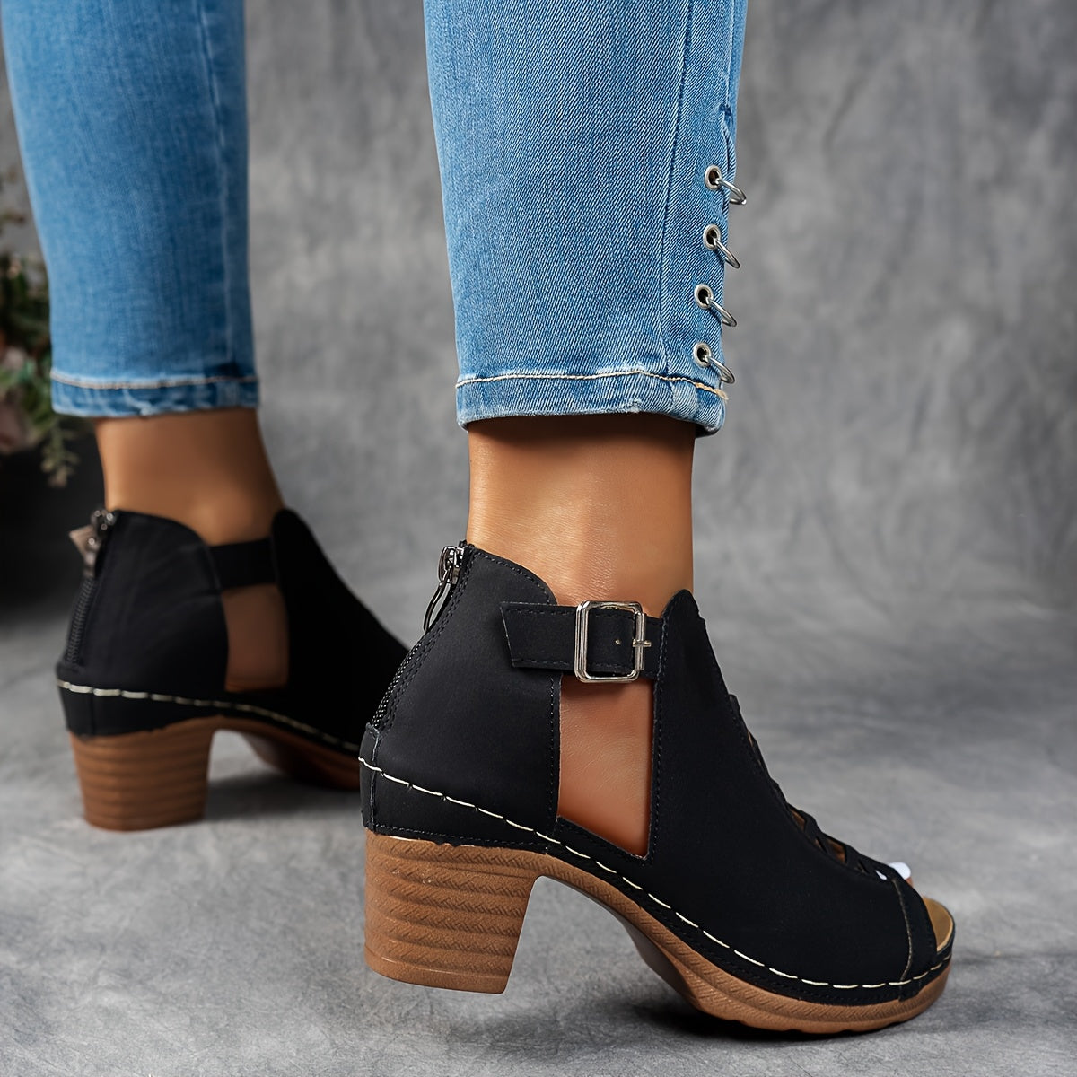 Lotus | Women's Adjustable Cushioned Sandals