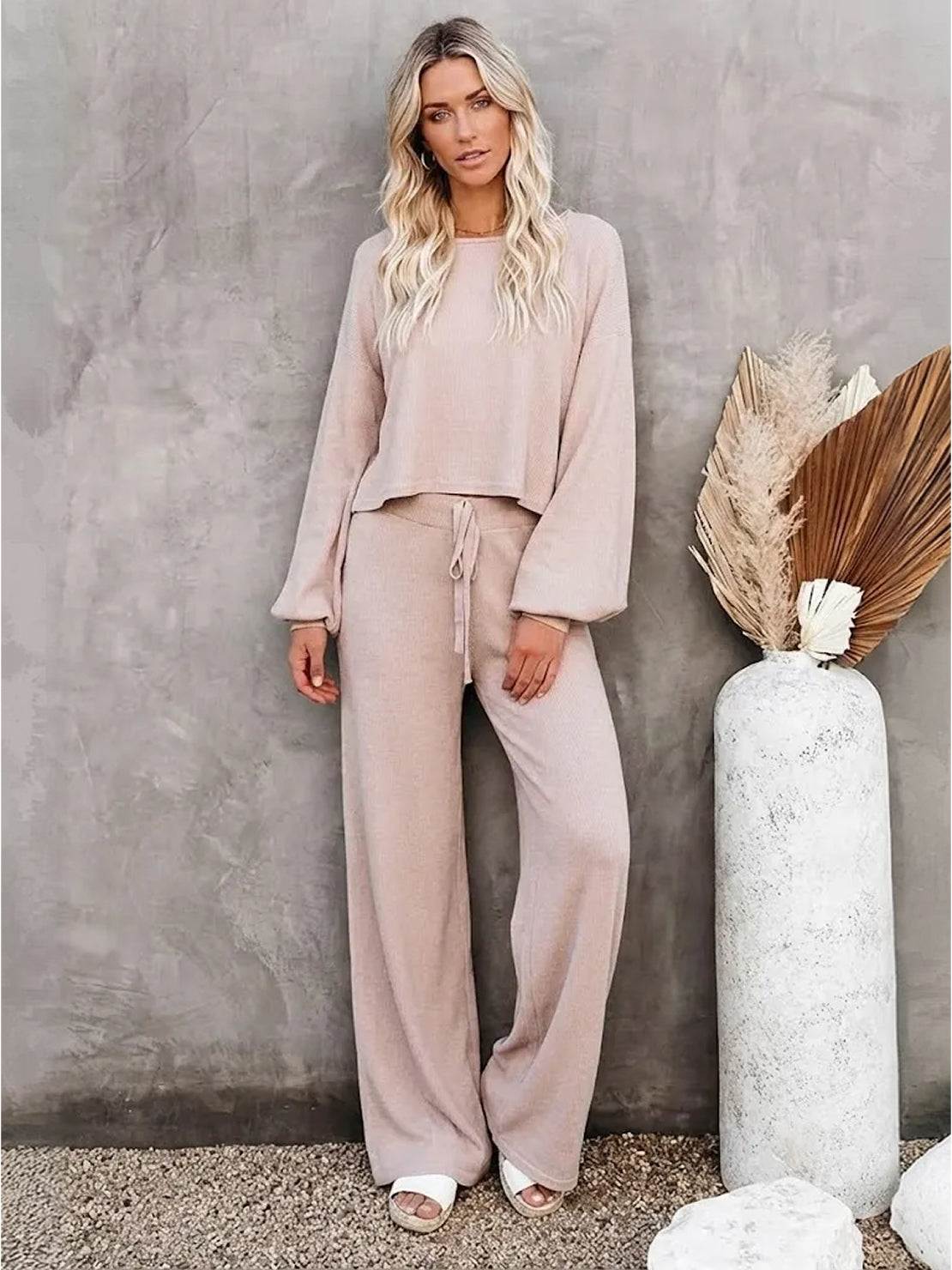 Hailey | Women's Cropped Sweatshirt and Wide-Leg Pants Lounge Ensemble