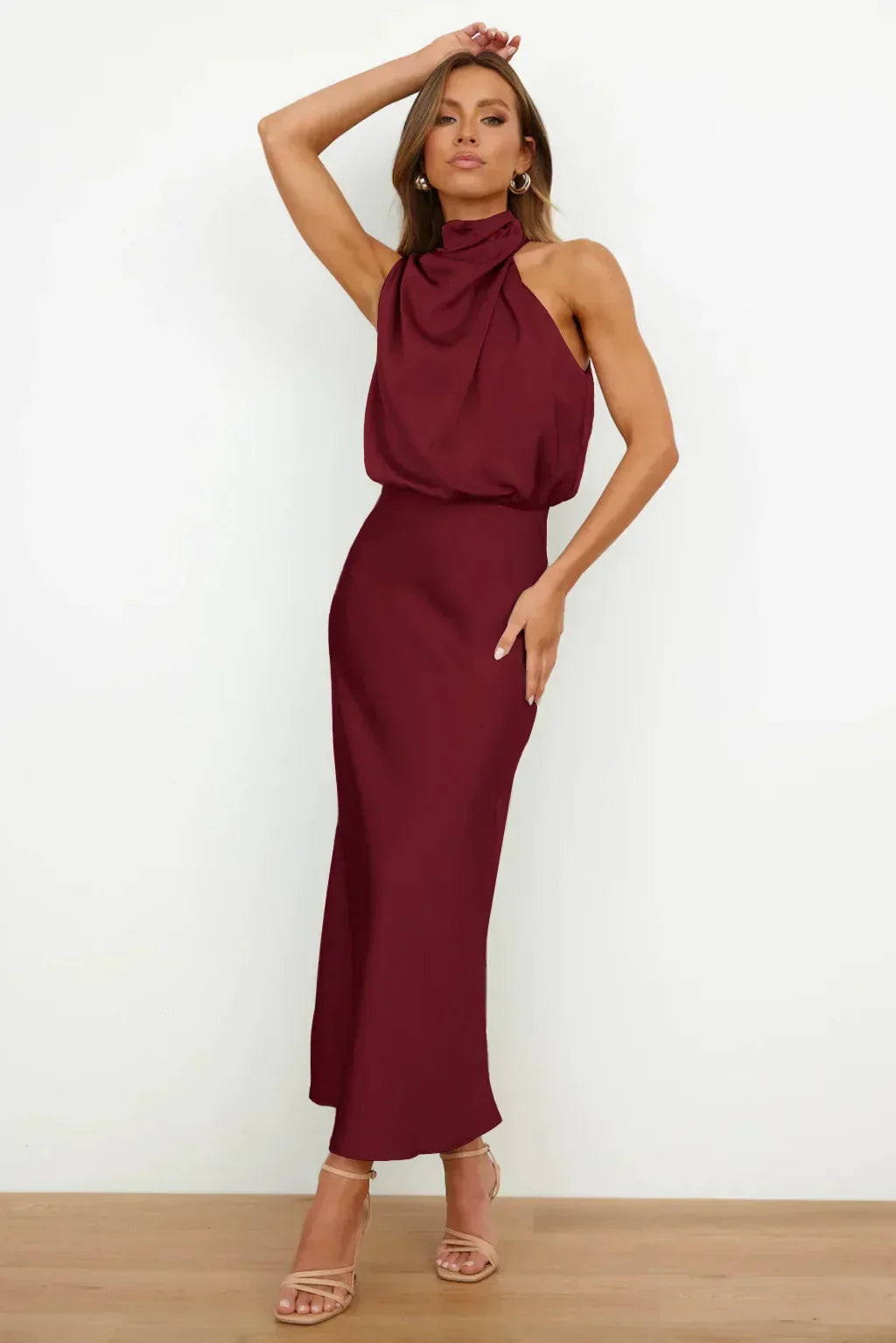 Mariana™ | Chic Halter Neck Evening Gown