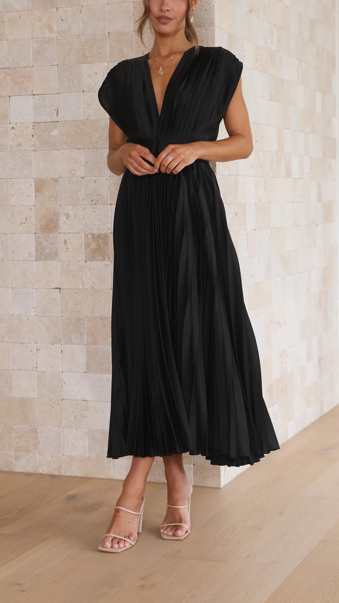 Maria™ | Chic Pleated Maxi Dress
