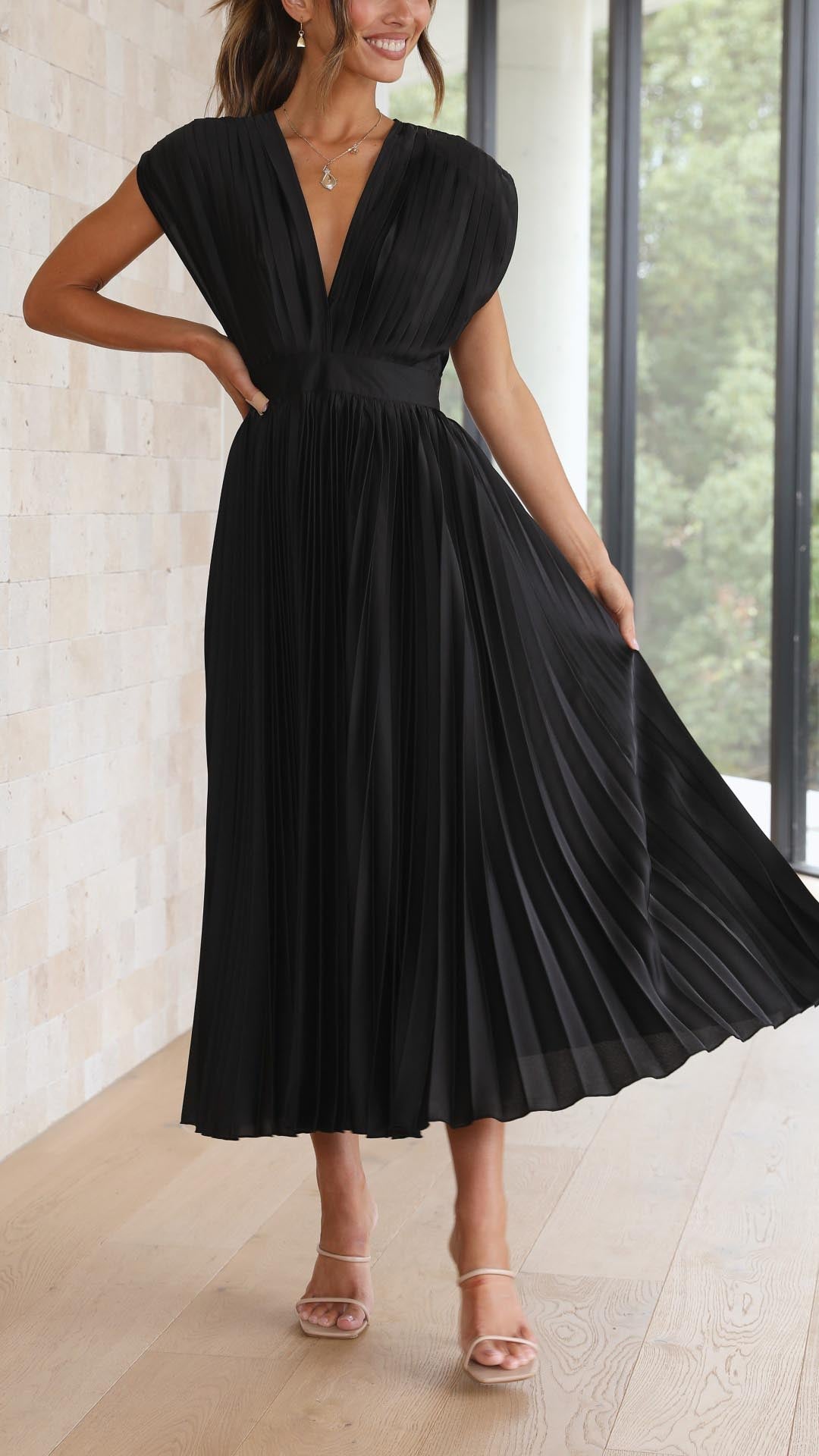 Maria™ | Chic Pleated Maxi Dress