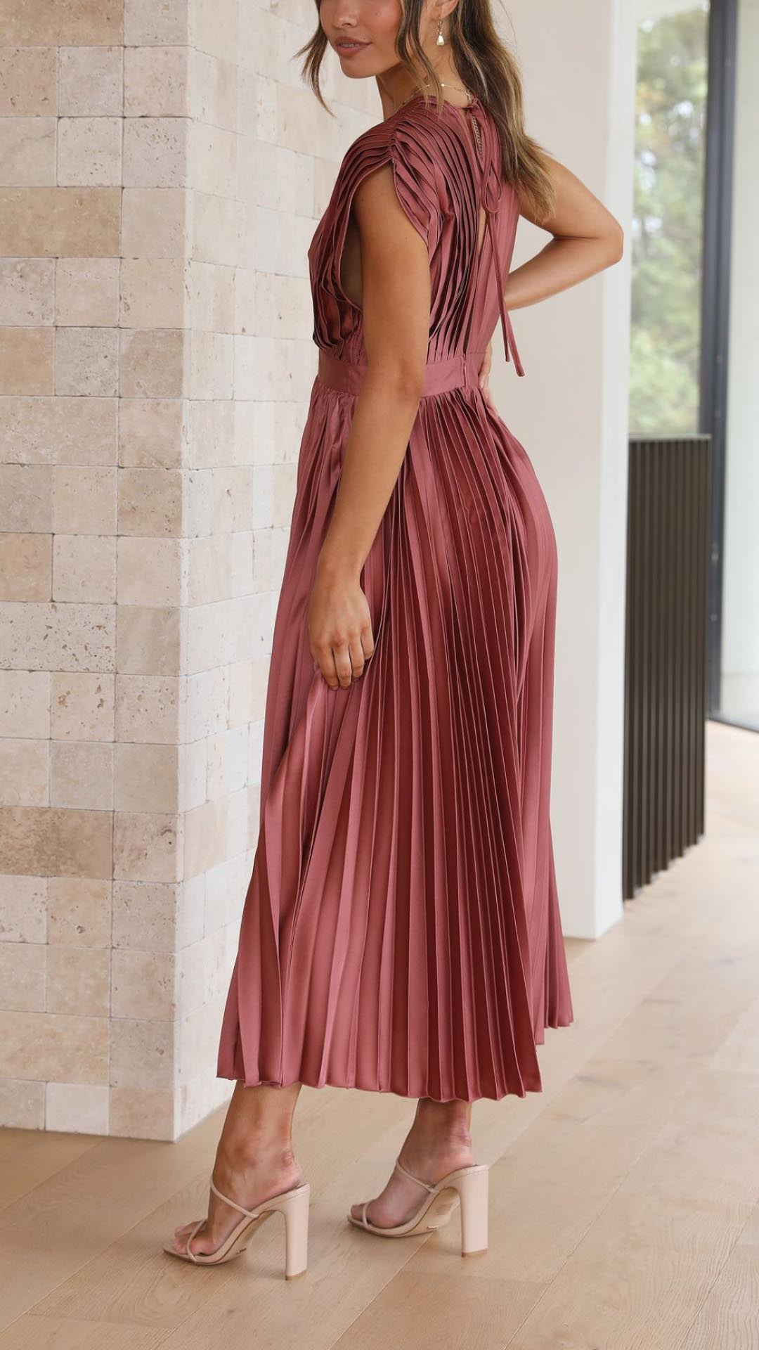 Maria™ | Chic Pleated Maxi Gown