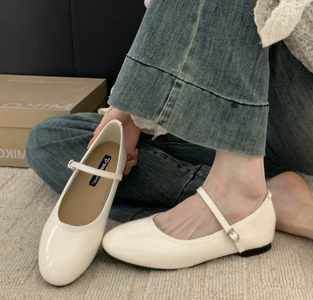 Vivienne | Women's Patent Leather Mary Jane Shoes with Low Block Heel