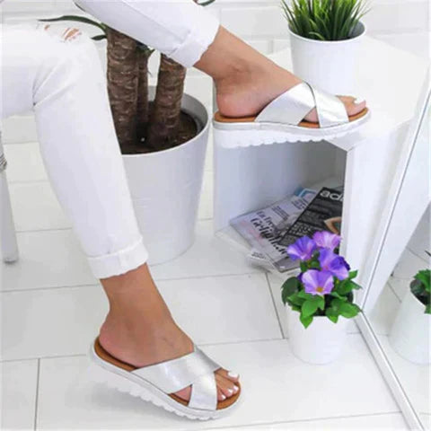 Lydia | Women's Crisscross Slide Sandals