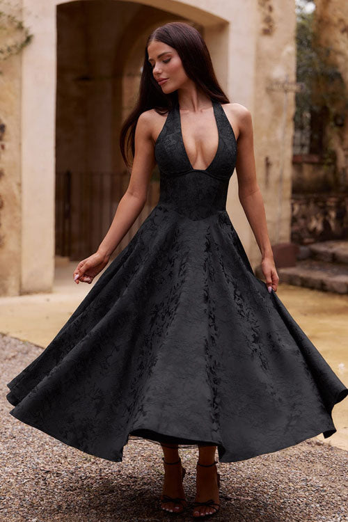 Genevieve™ | Sleeveless Jacquard Maxi Dress with V-Neck Halterneck Design