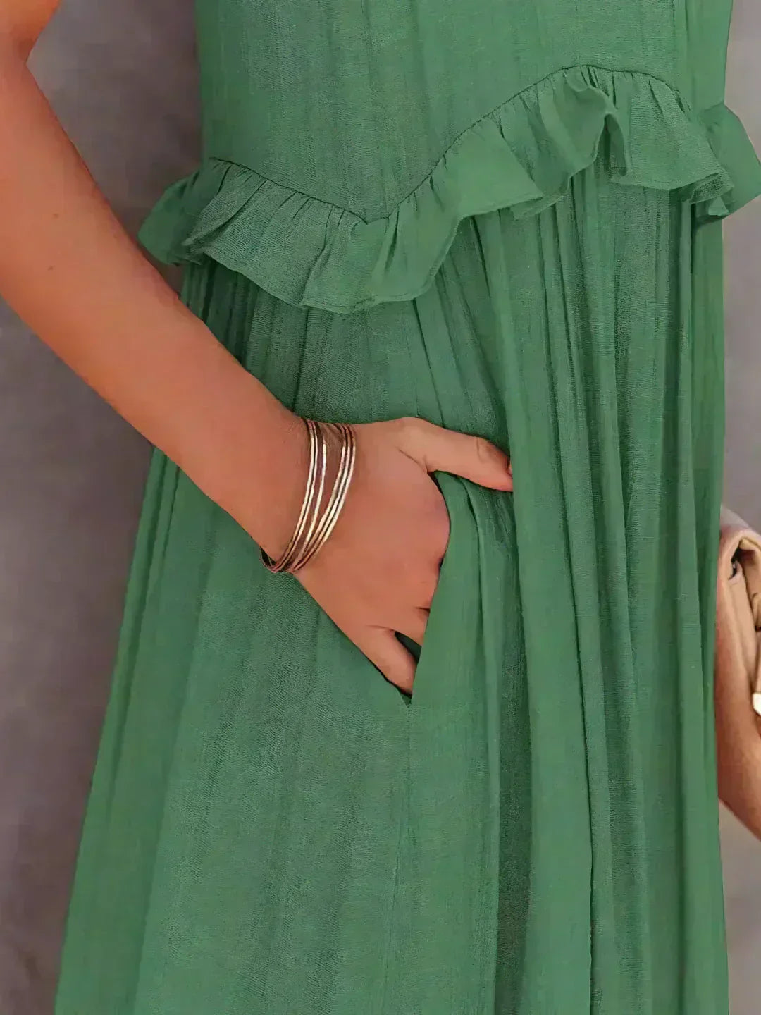 Courtney™ | Chic Sleeveless Ruffle Dress
