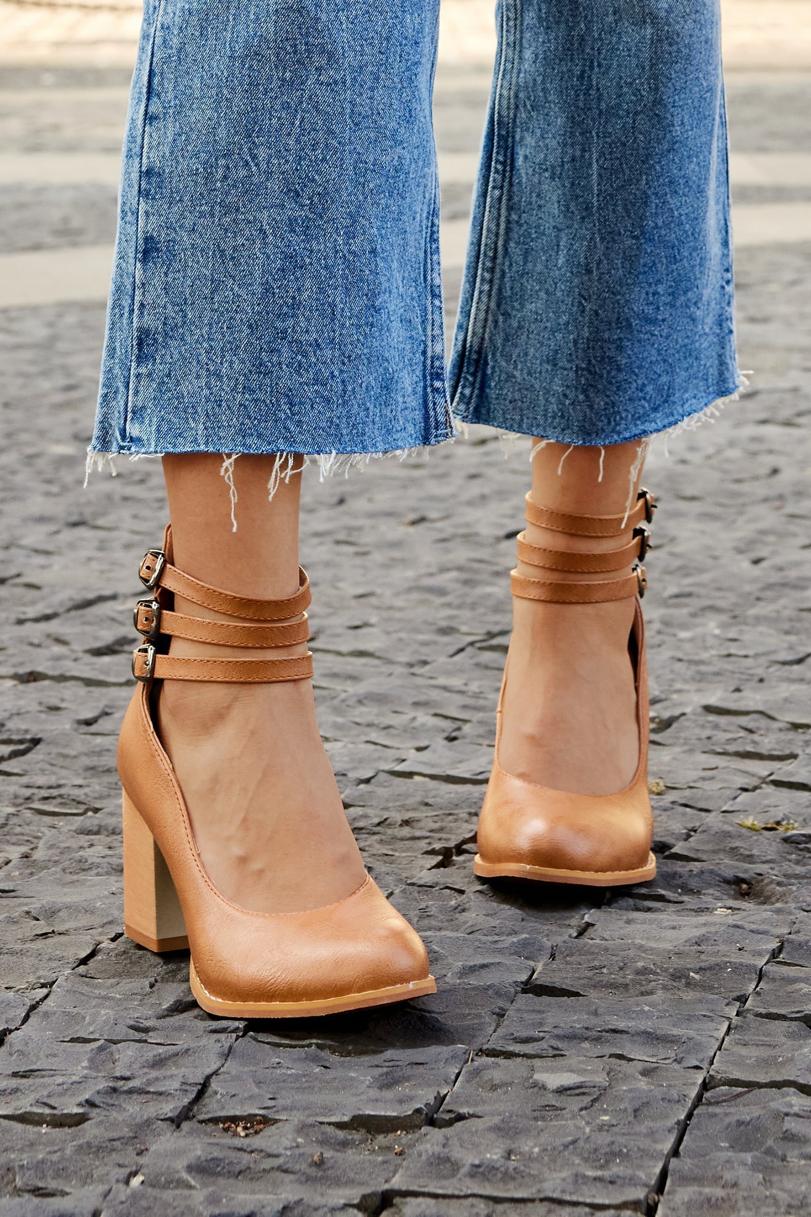 Casilda™ | Sleek Ankle Strap Sandals with Chunky Heel