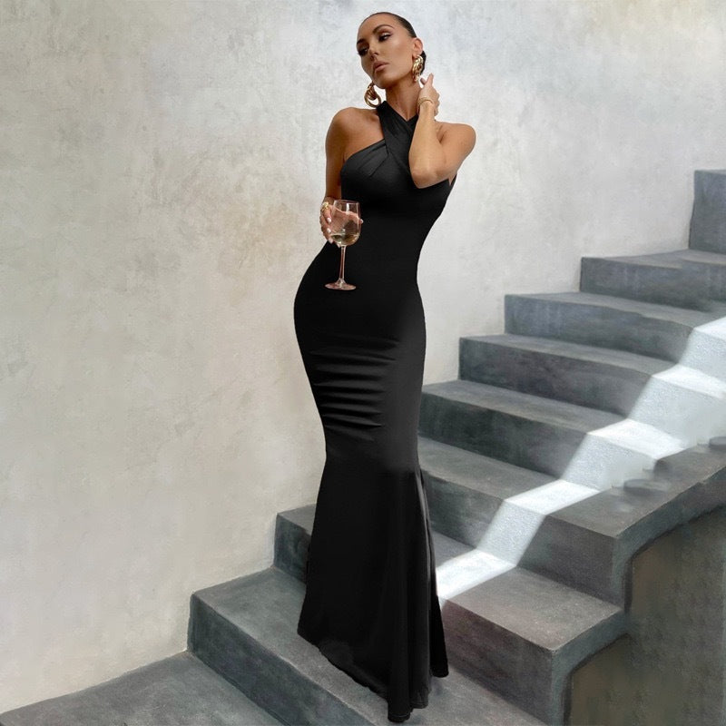Georgia™ | Chic Fishtail Dress with Open Back and Tailored Fit
