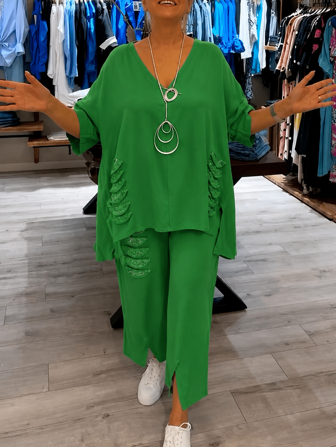 Pearl | Women's Casual V-Neck Top and Cropped Pants 2-Piece Set