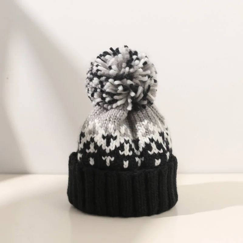 TAMARA™ | Snug Snowflake Pom Beanie