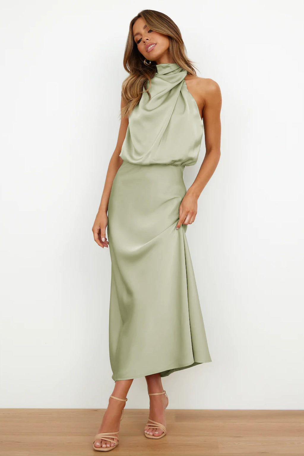 Mariana™ | Chic Halter Neck Evening Gown
