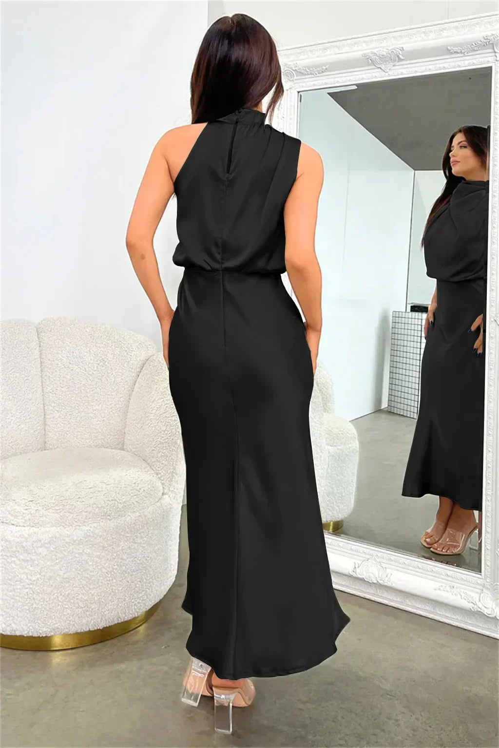 Mariana™ | Chic Halter Neck Evening Gown