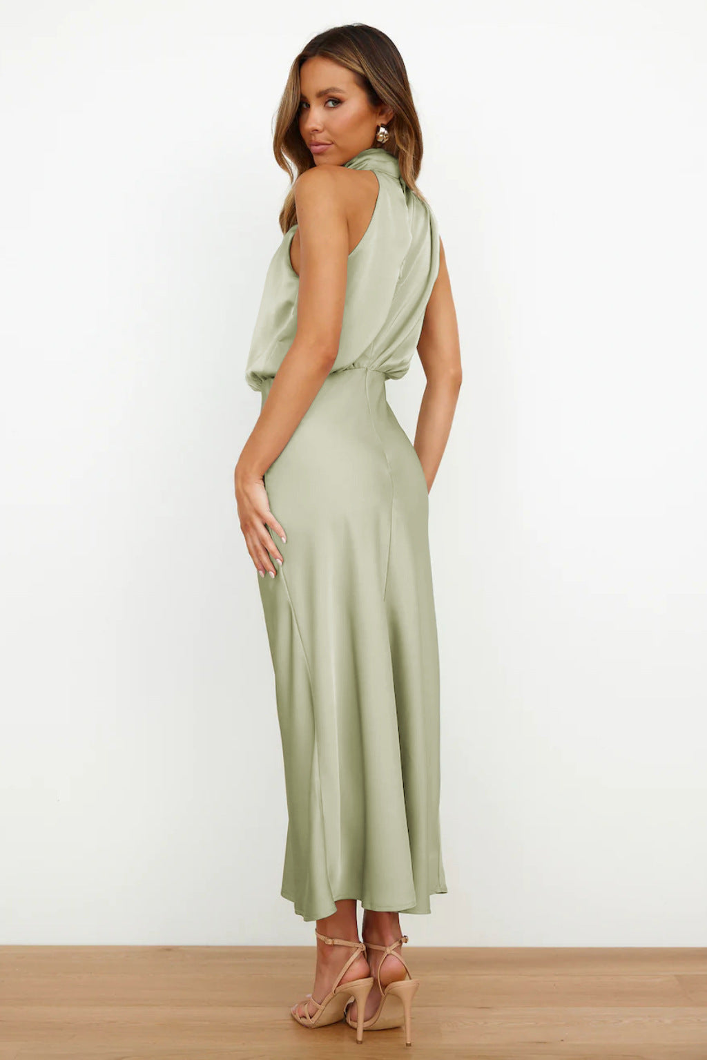 Mariana™ | Chic Halter Neck Evening Gown