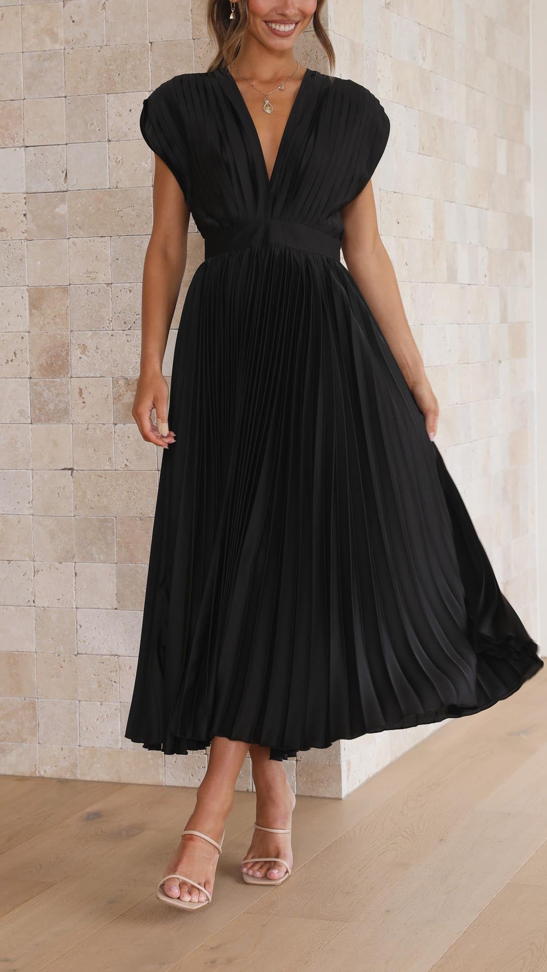 Maria™ | Chic Pleated Maxi Gown