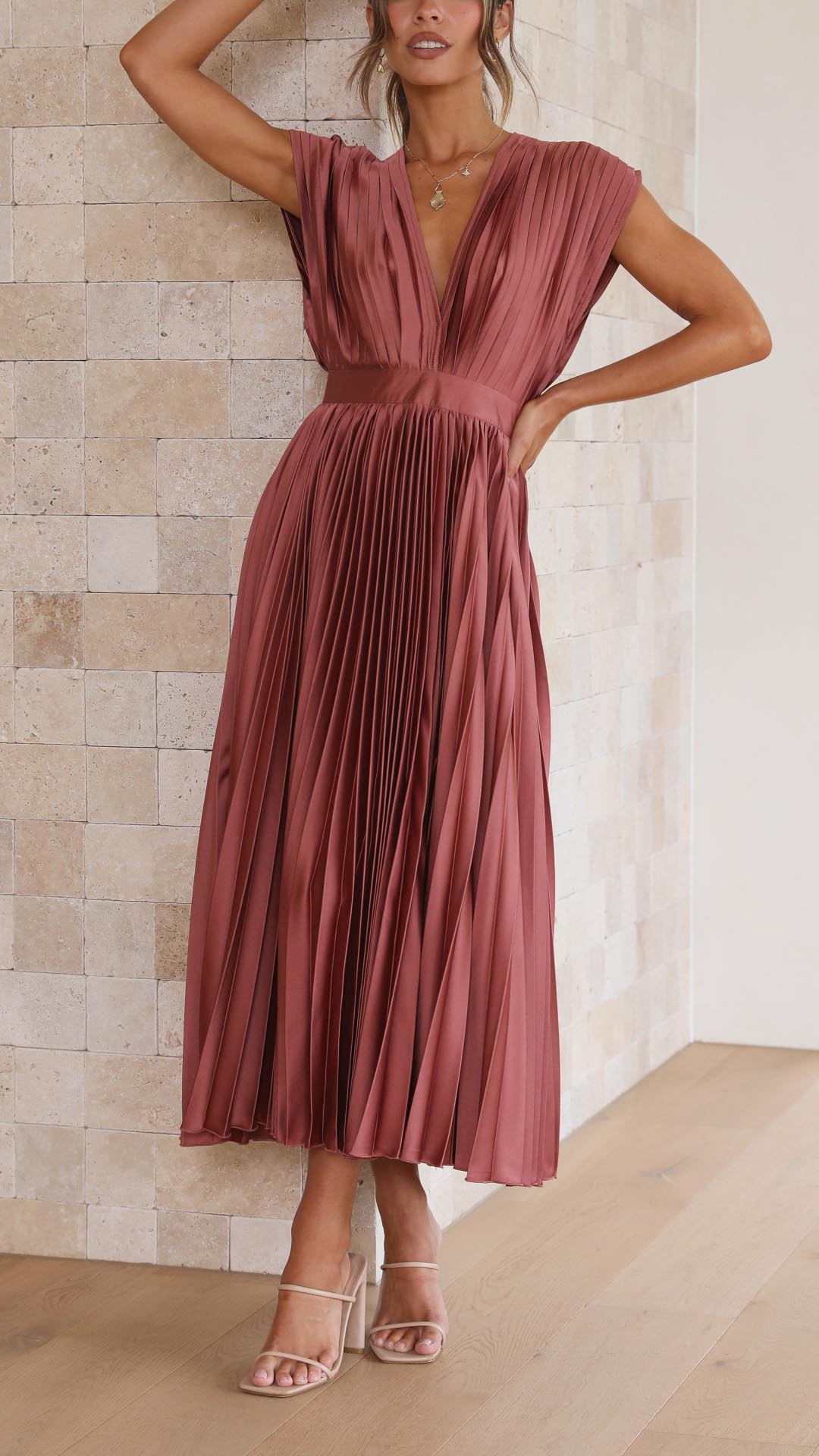 Maria™ | Chic Pleated Maxi Dress