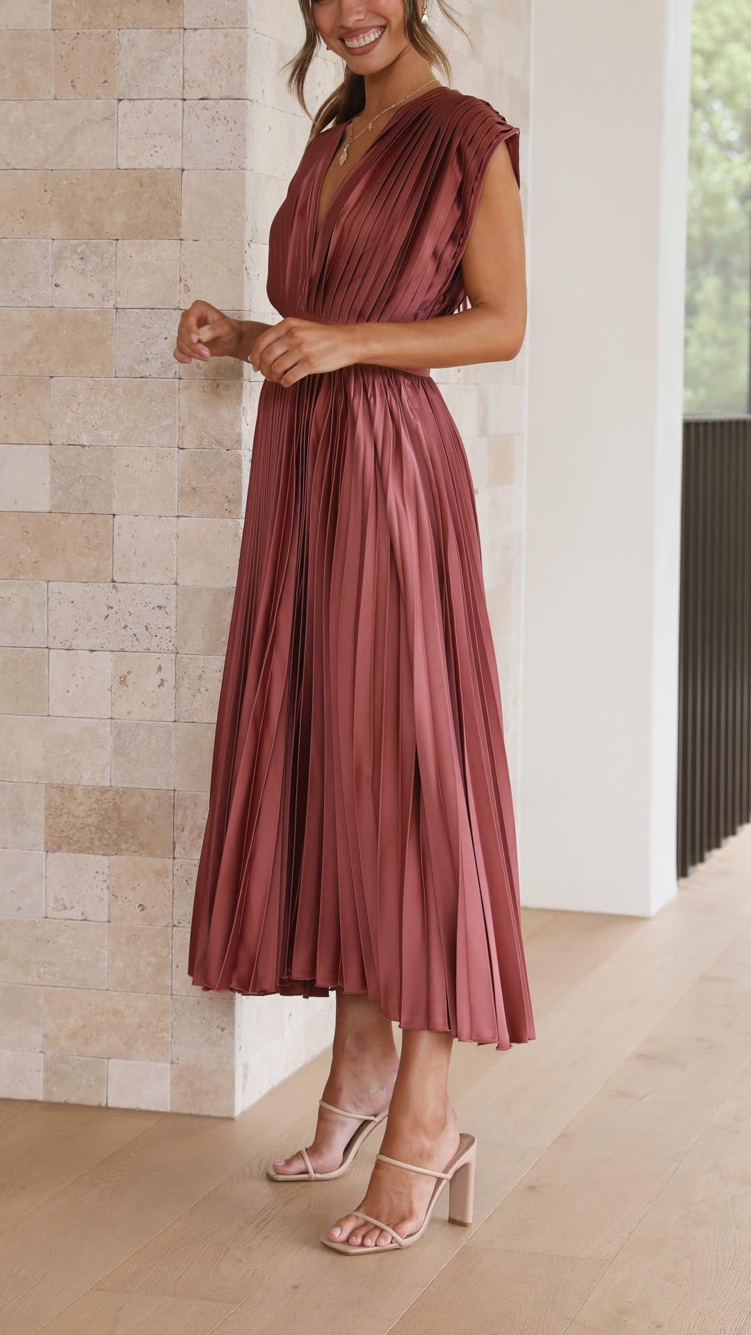 Maria™ | Chic Pleated Maxi Gown