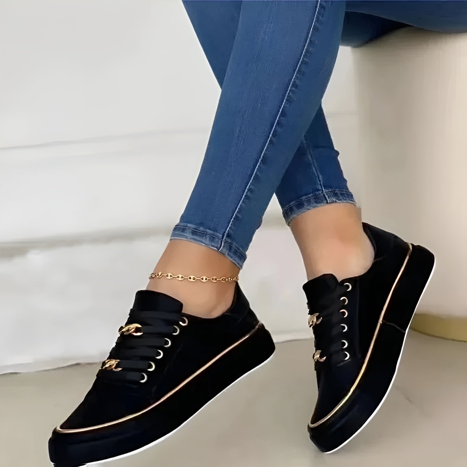 Luna | Women's Casual Platform Sneakers Featuring Gold Chain Accents