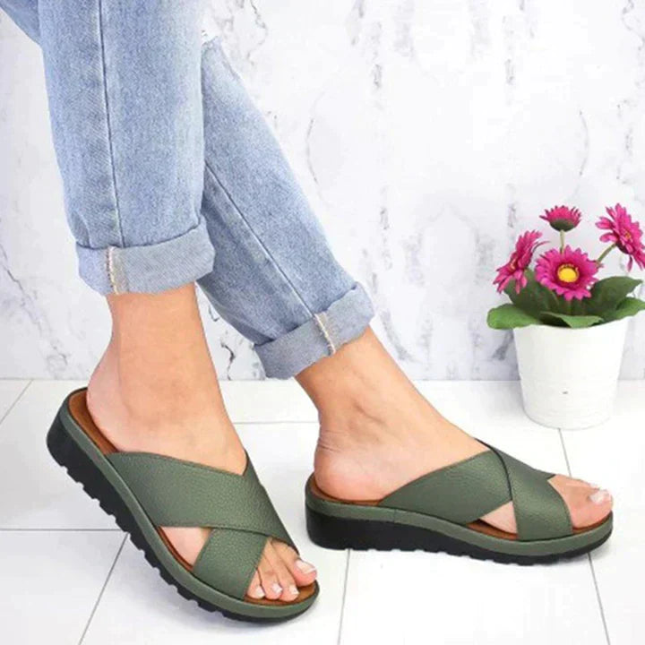 Lydia | Women's Crisscross Slide Sandals