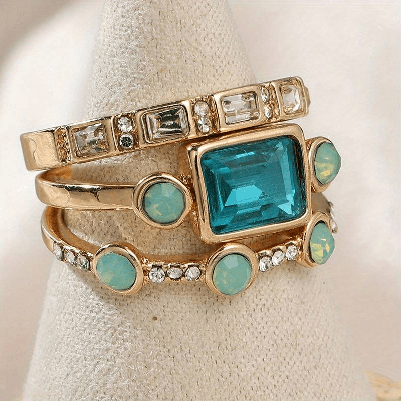 Caelia™ Vintage-Inspired Blue Crystal Ring