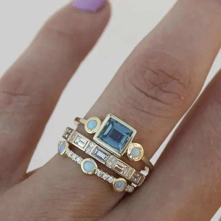 Caelia™ Vintage-Inspired Blue Crystal Ring